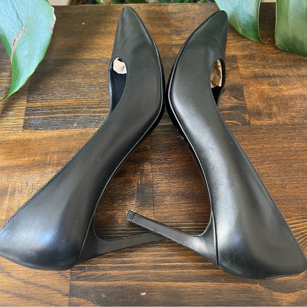 Saint Laurent Black Leather Pointed Toe Heels 37.5 $875 - Picture 17 of 17
